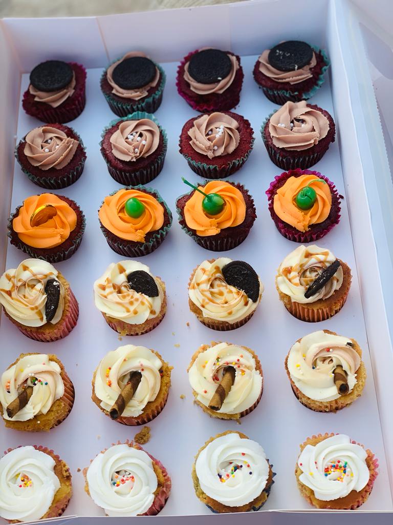 Image of 24 PIECES CUPCAKES 3 FLAVOURS