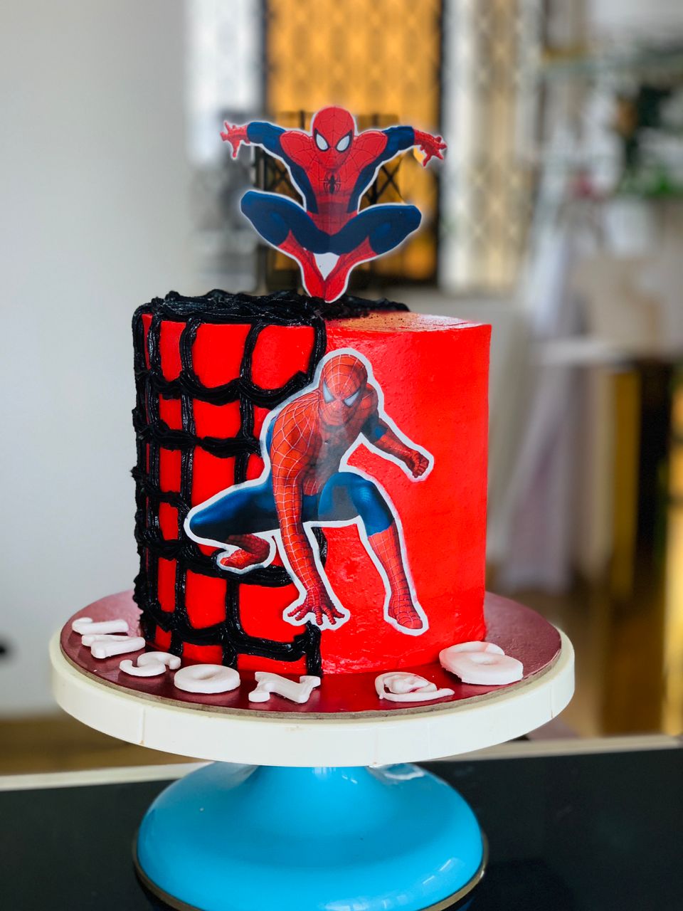 Image of 8 INCHES SPIDER MAN 4 LAYERS ROUND CAKE