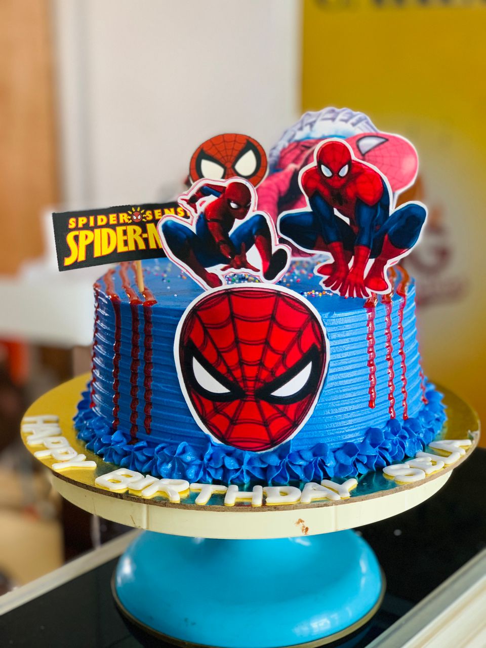 Image of 8 INCHES SPIDERMAN  2 FLAVOURS 3 LAYERS ROUND CAKE