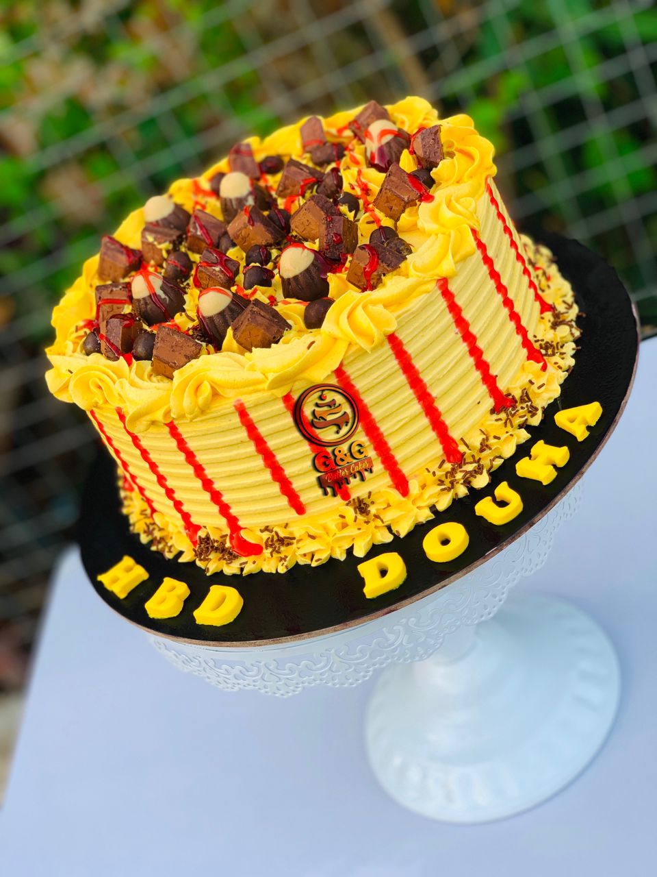 Image of 8 INCHES ROUND CAKE 2 FLAVOURS